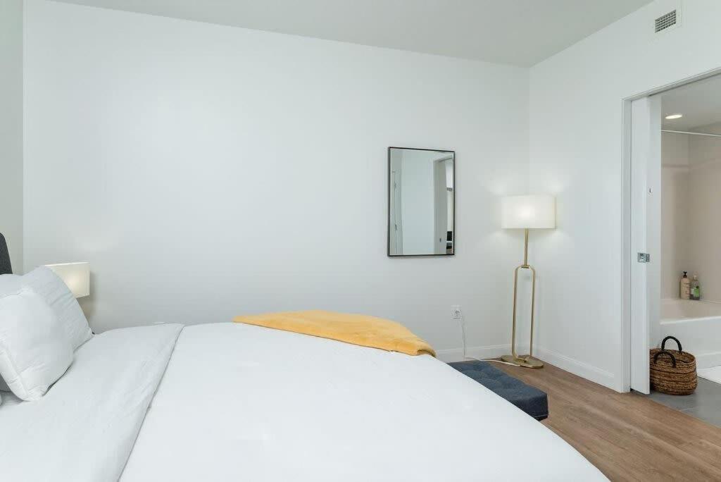 City Skyline W King Bed Pool Gym Wi-Fi & Parking Apartment Cambridge Exterior photo